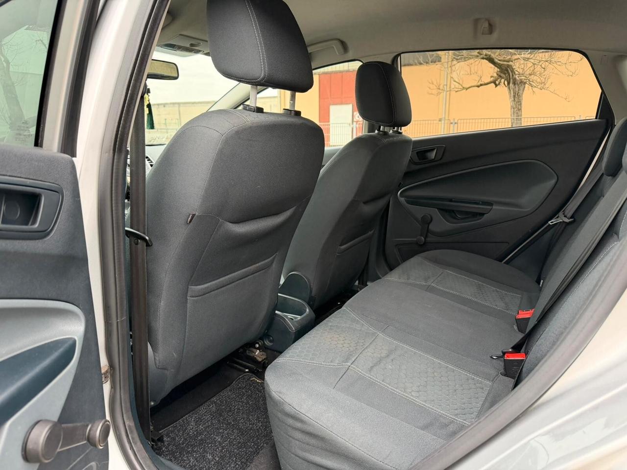 Ford Fiesta 1.4 5 porte GPL Titanium