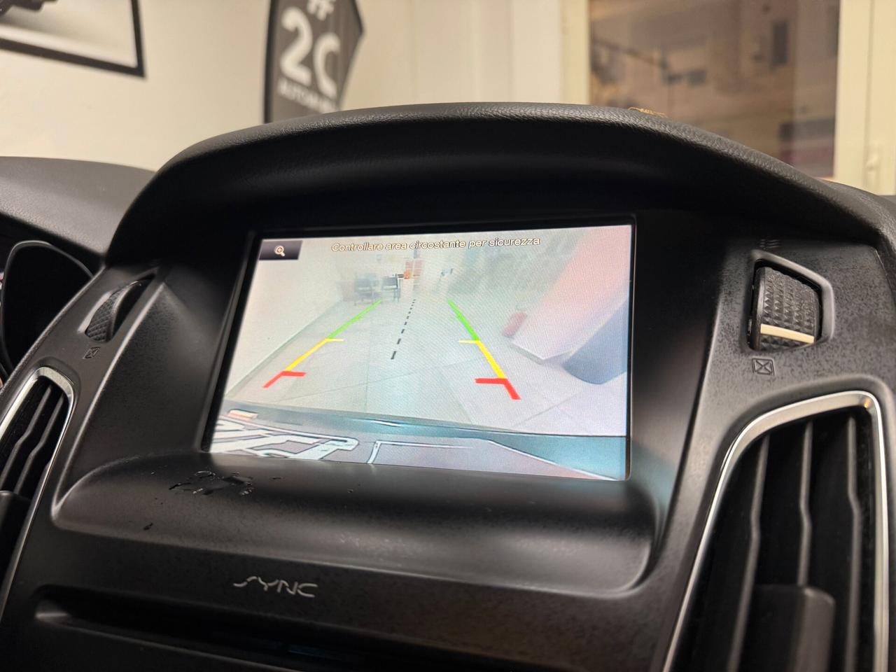 Ford Focus Titanium / 1.5 TDCi 120 CV /SW/