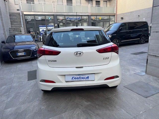HYUNDAI i20 1.2 84 CV 5 porte Blackline