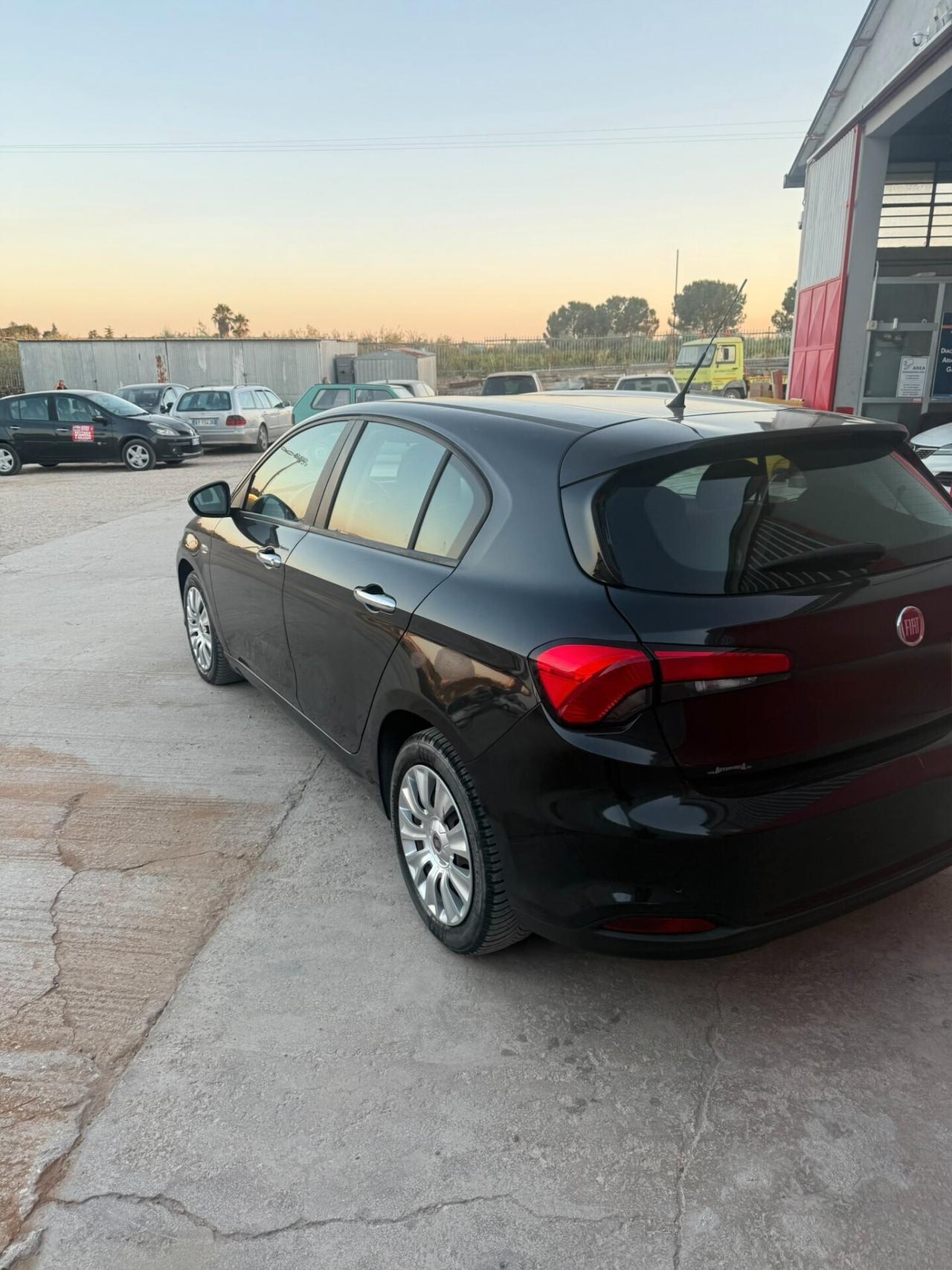 Fiat Tipo 1.6 Mjt S&S 5 porte Easy Business