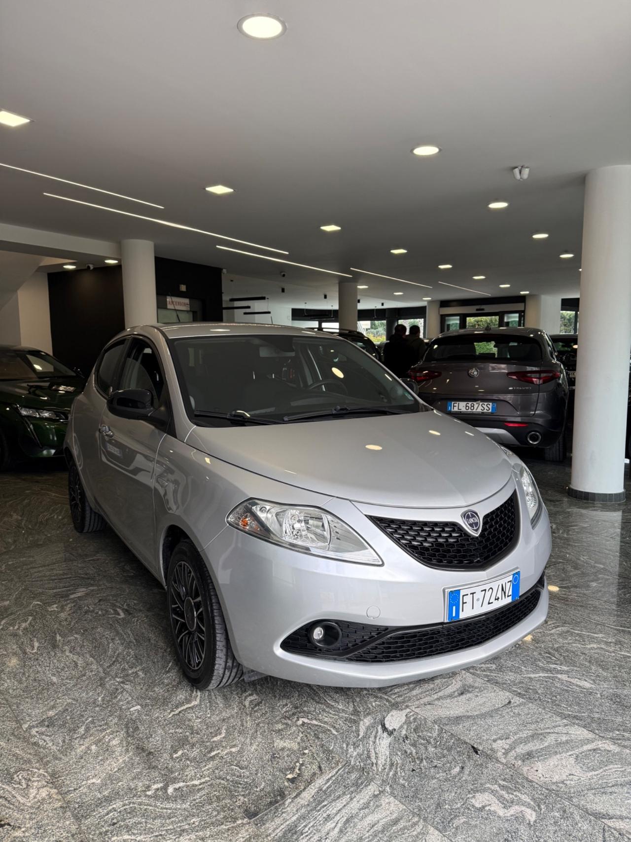 Lancia Ypsilon 1.2 69 CV 5 porte GPL Ecochic Platinum