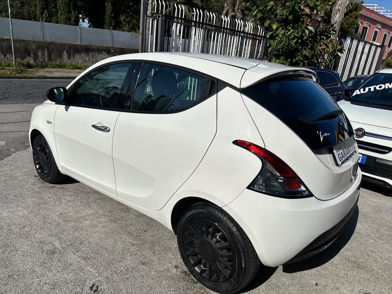 Lancia Ypsilon 1.2 69 CV 5 porte GPL Ecochic Elefantino Blu
