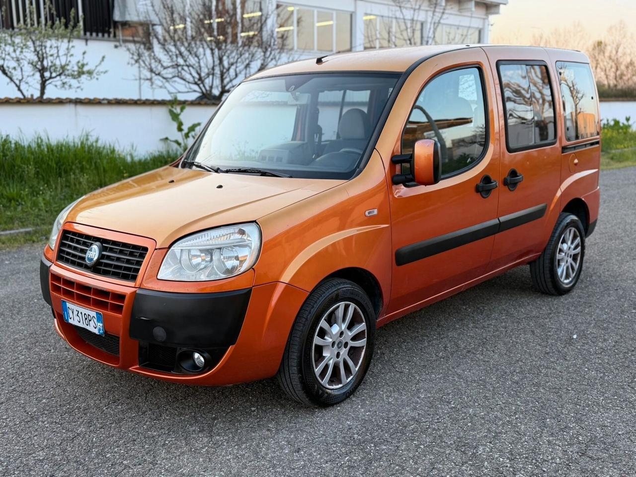 Fiat Doblo 1.9 MJT 105 CV Passo Lungo 5 posti