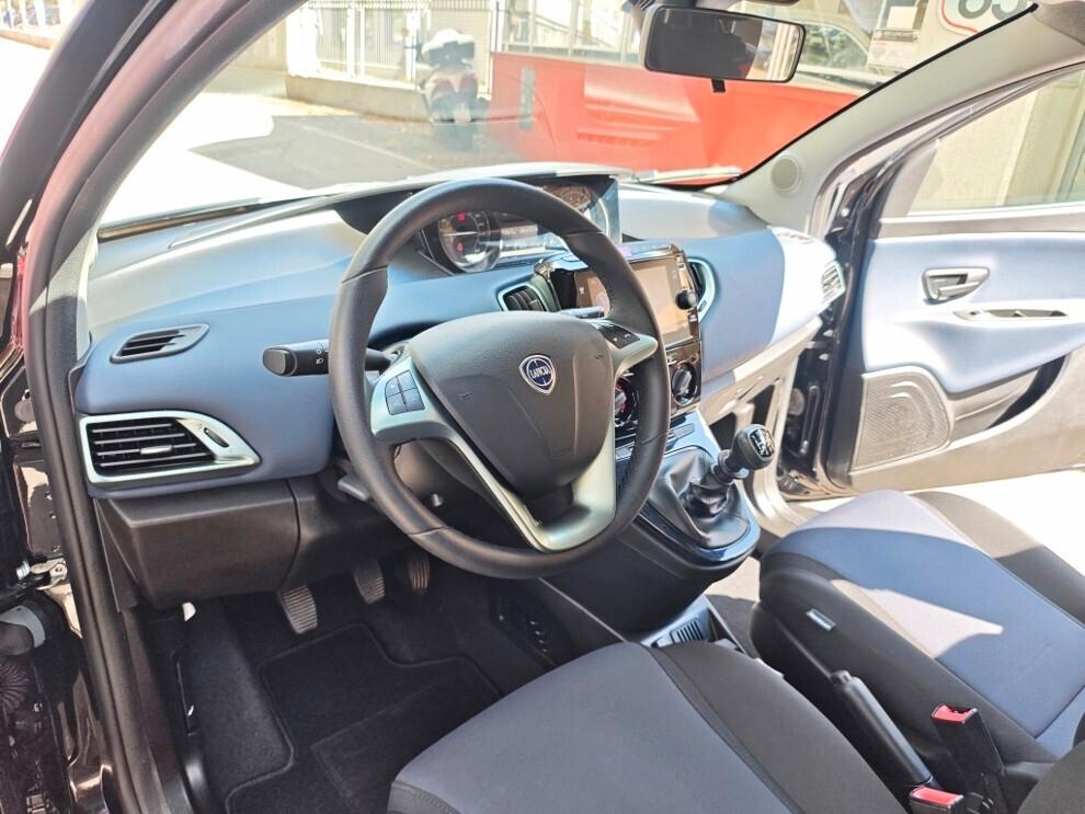 Lancia Ypsilon 1.0 Hybrid PLATINO SENZA VINCOLI DI FINANZIAMENTO