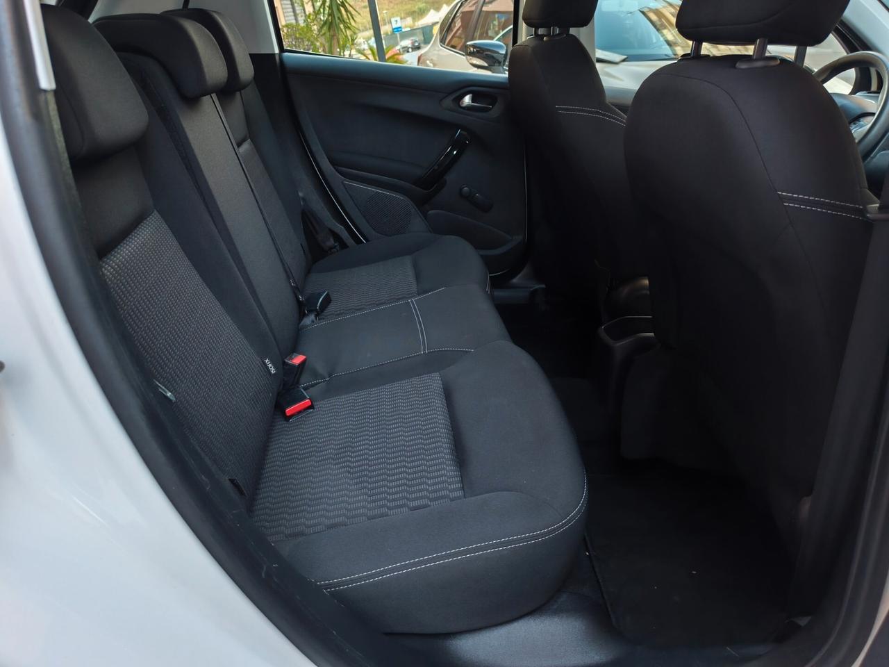 Peugeot 208 1.5 diesel pari al nuovo
