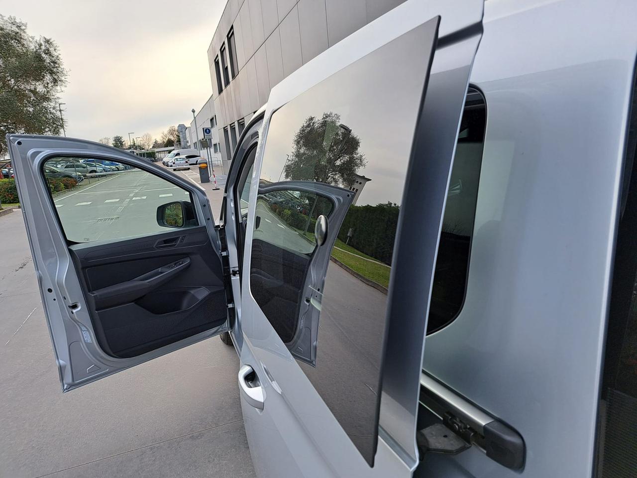 Volkswagen Caddy 2.0 tdi 122cv space dsg7