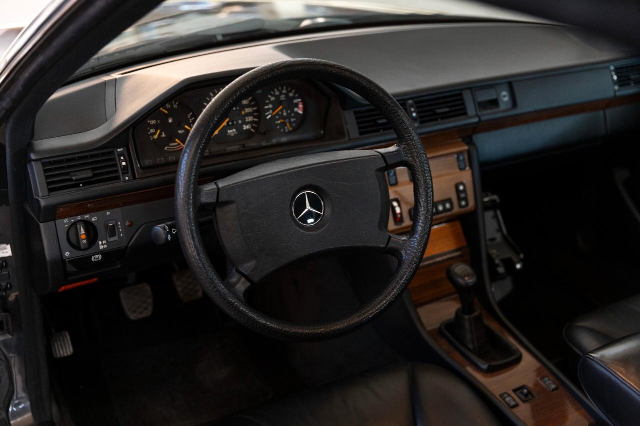 Mercedes-benz 300 CE cat Coupé