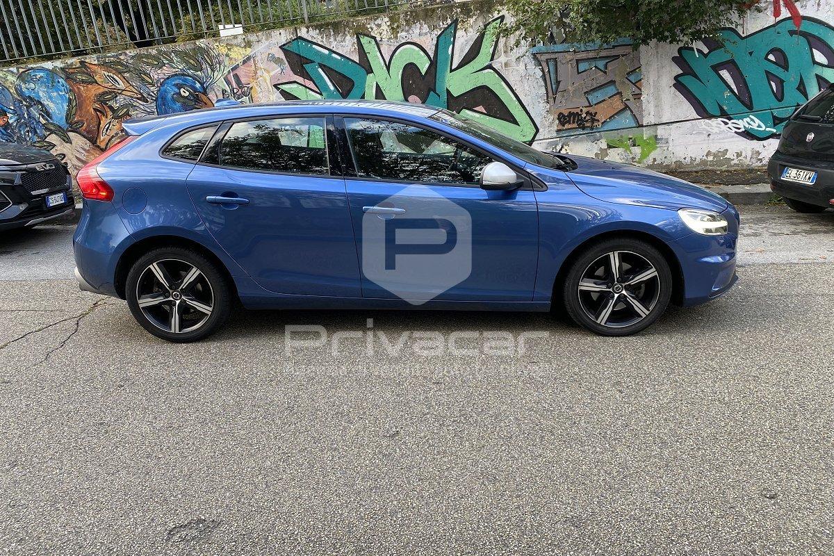 VOLVO V40 T4 R-design Kinetic