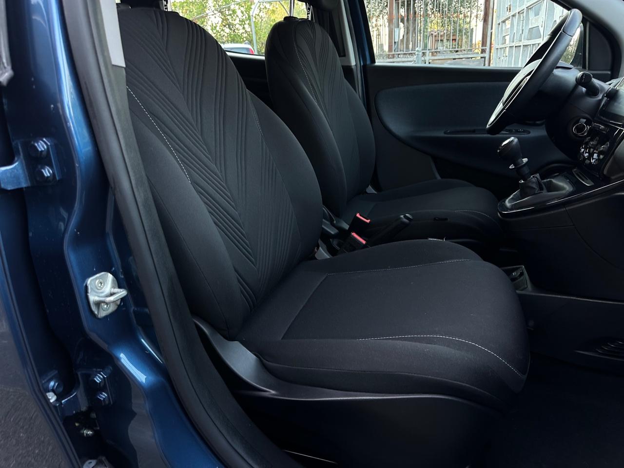 Lancia Ypsilon 1.0 FireFly 5 porte S&S Hybrid Gold