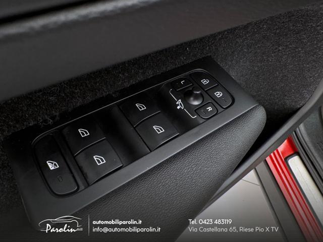 VOLVO XC40 D3 AWD Geartronic R-design Tetto-Telecamera-Park