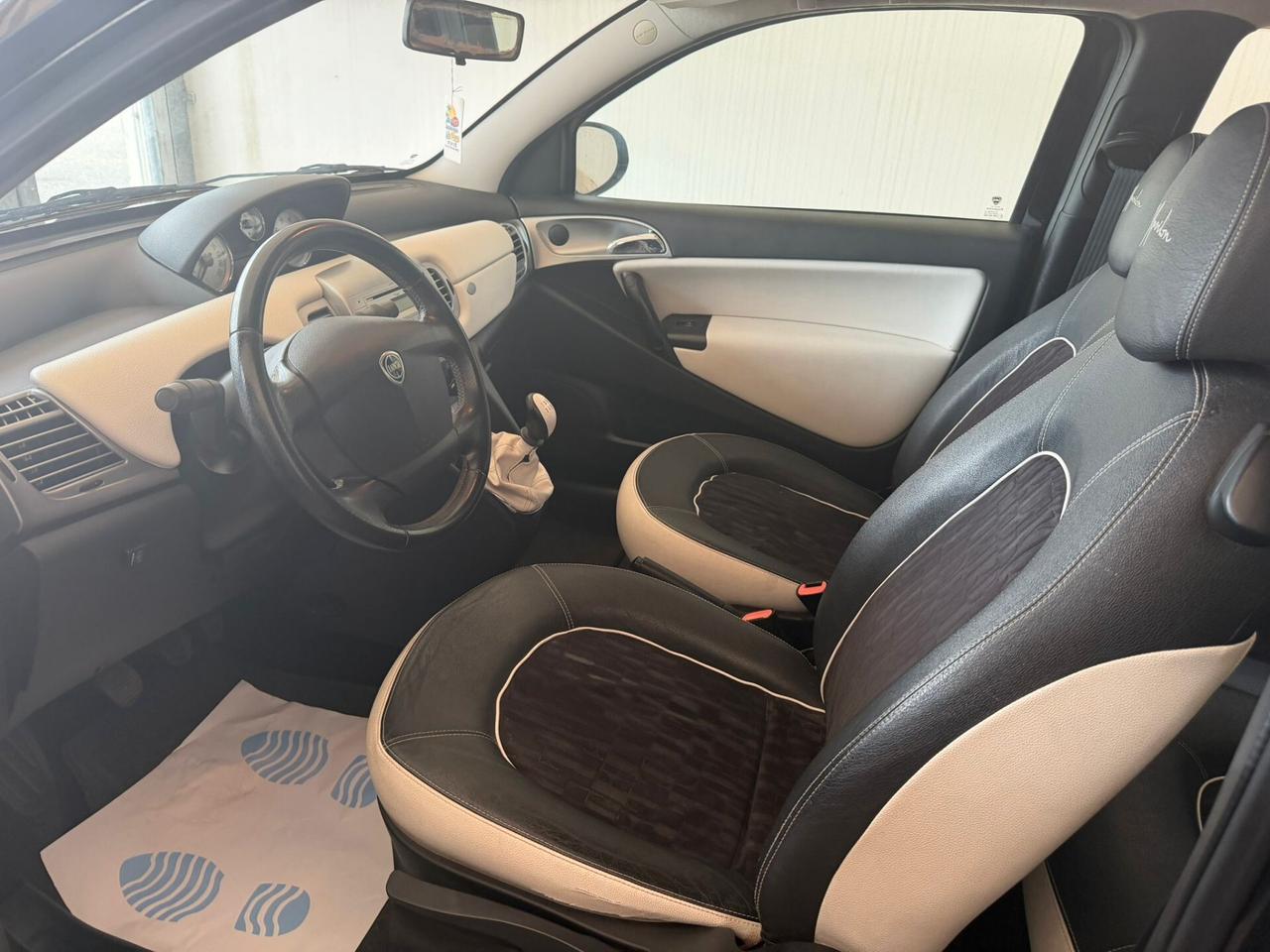 Lancia Ypsilon 1.4 ELLE Ecochic BENZINA/GPL
