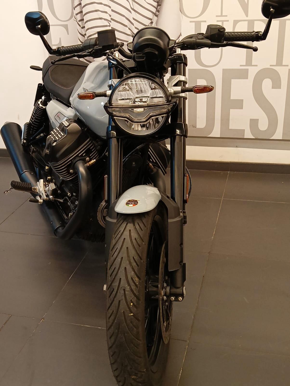 Moto Guzzi V7 V SPORT E5+