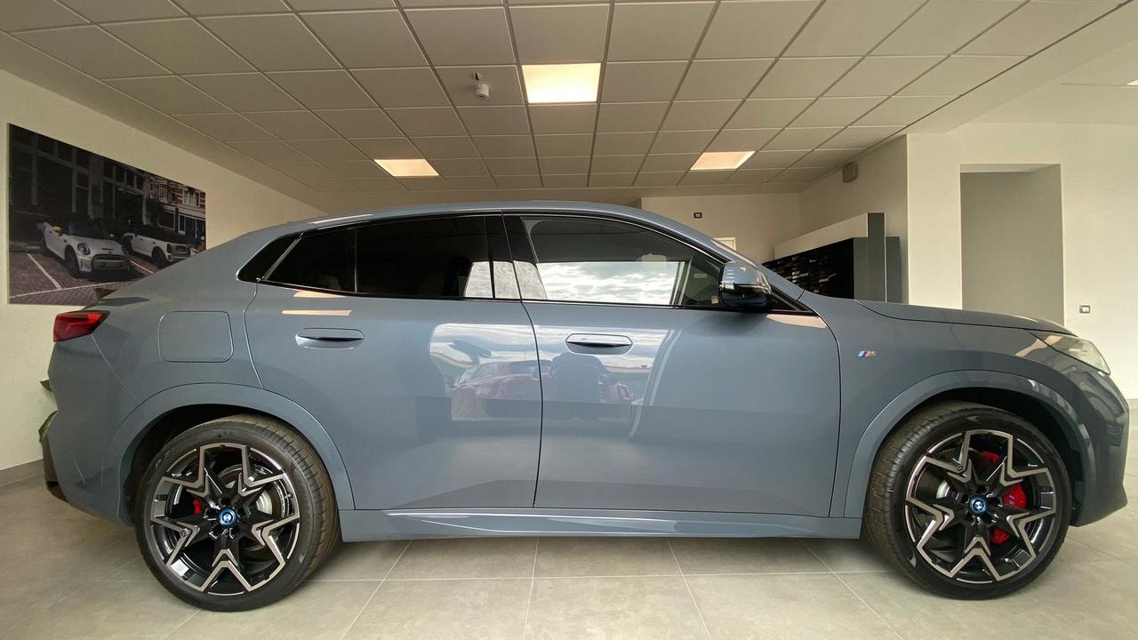 BMW BMW iX2 xDrive30