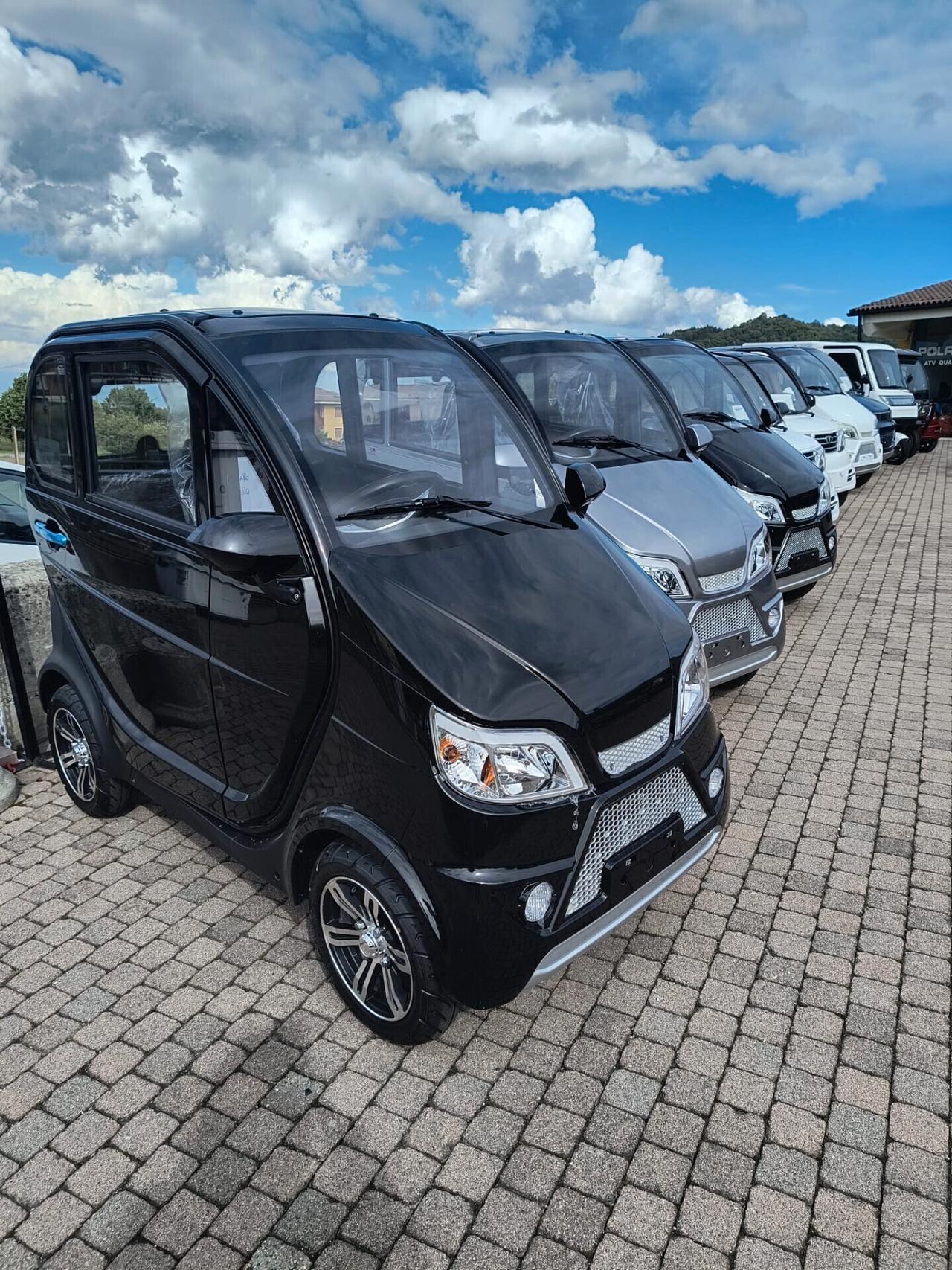 MINI AUTO DISABILI SCOOTER CABINATO ANZIANI