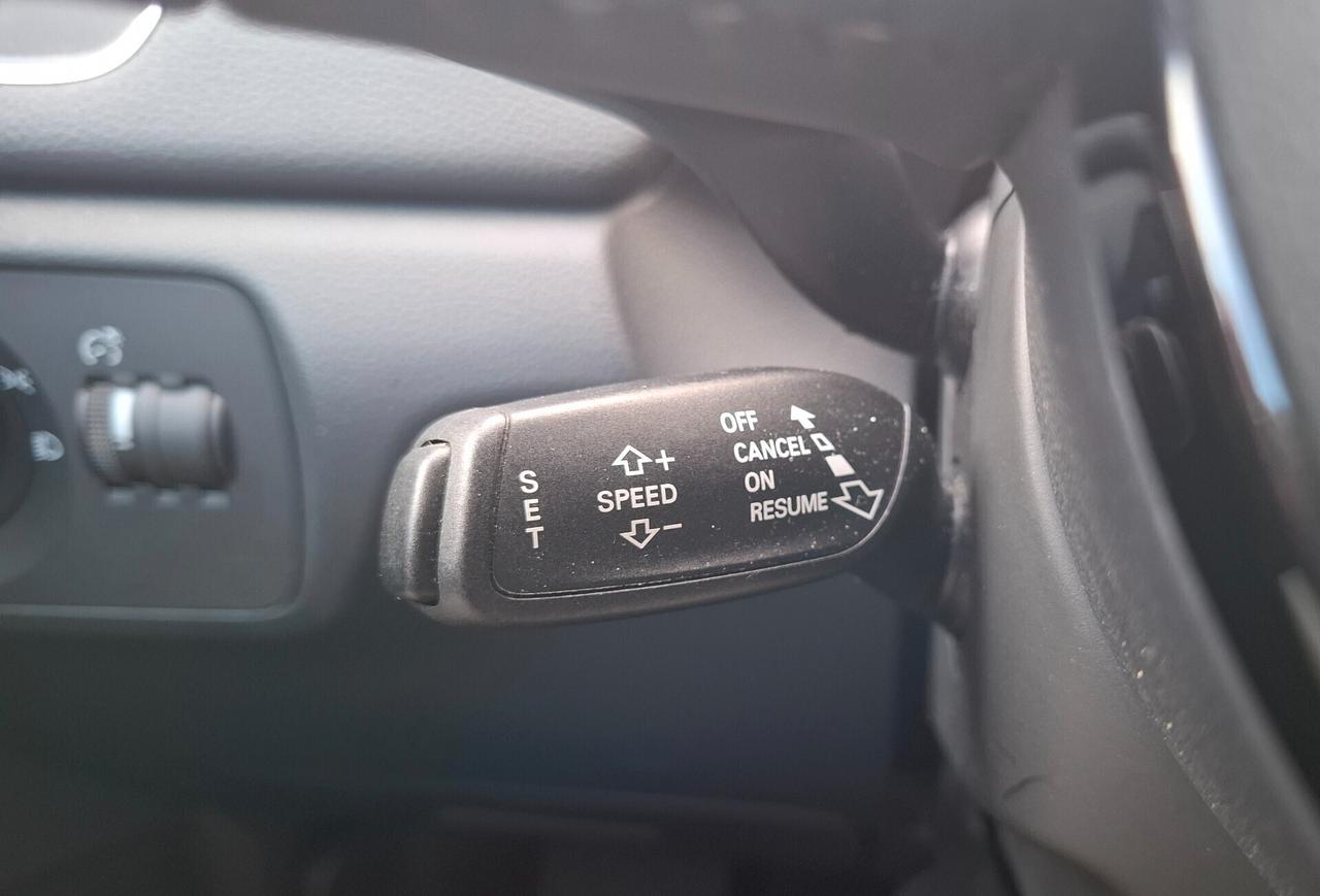 AUDI Q3 2.0 TDI 120 CV Business 2018