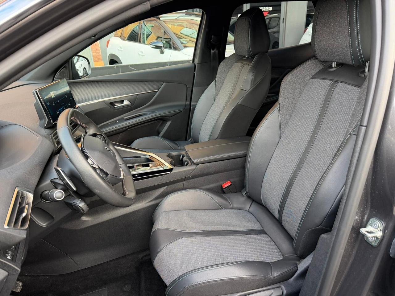 Peugeot 3008 1.5 BLUEHDI 130 CV EAT8 ALLURE