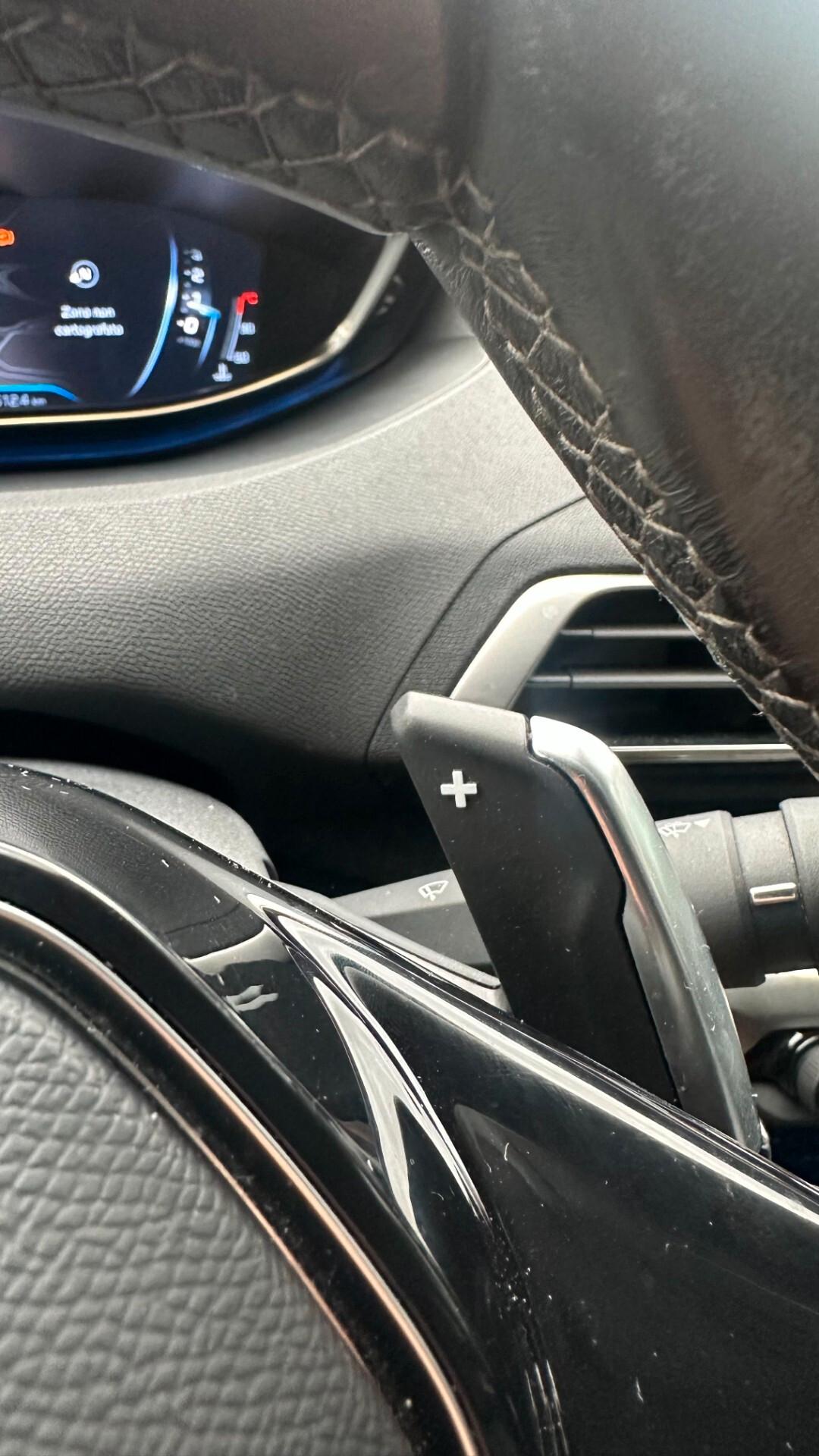 Peugeot 3008 BlueHDi 130 S&S EAT8 Allure