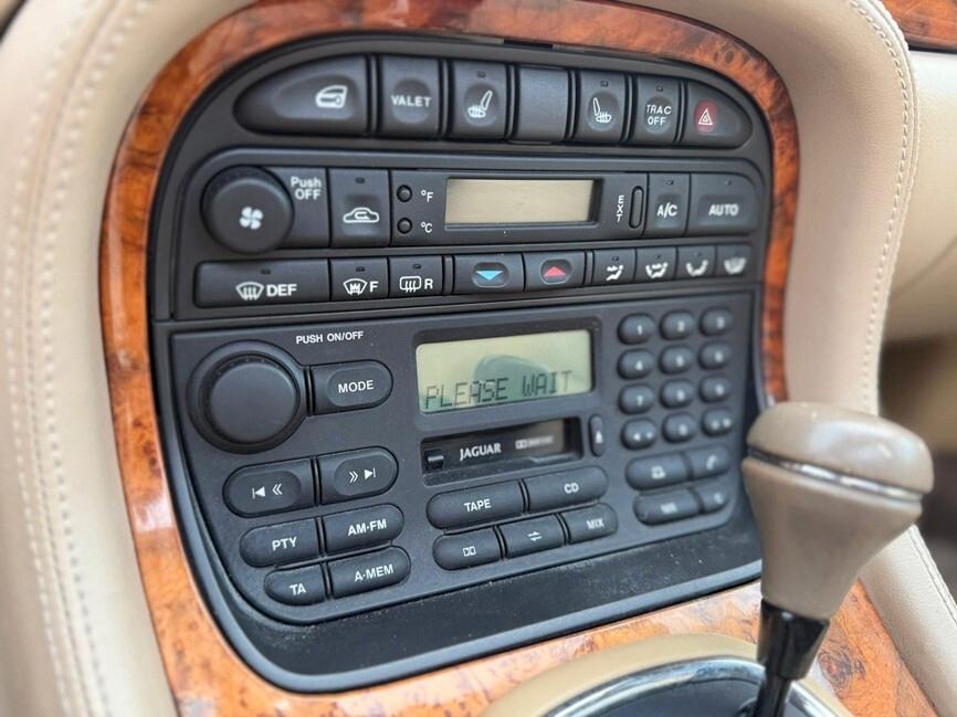 Jaguar XJ Daimler 4.0 cat Super Charged