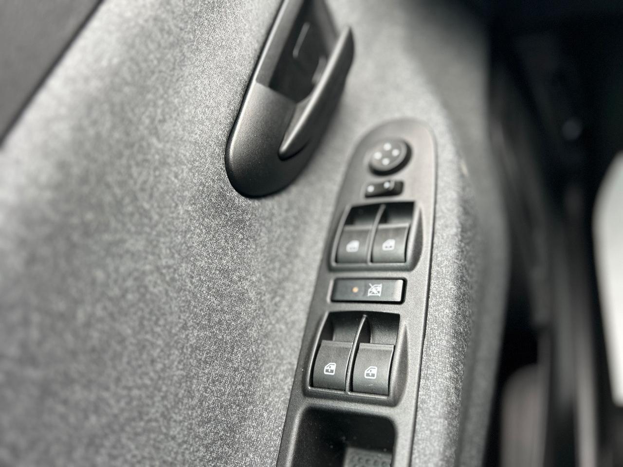 Lancia Ypsilon 1.0 firefly hybrid Silver Plus s&s 70cv