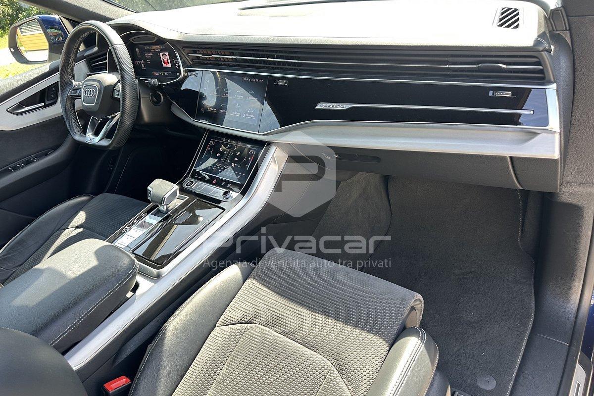 AUDI Q8 55 TFSI quattro tiptronic