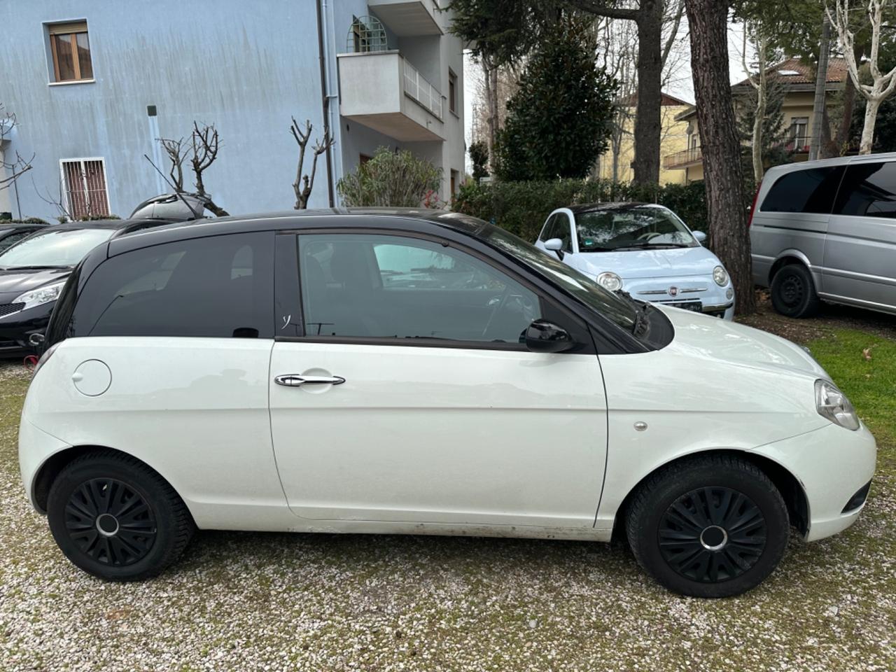 Lancia Ypsilon 1.2 Platino