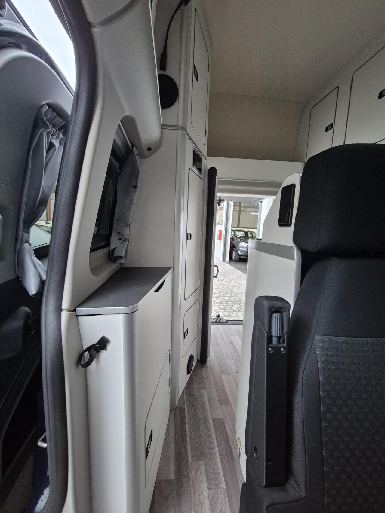 AUTOCARAVAN WESTFALIA NUGGET PLUS 180CV CAMBIO AUTOM