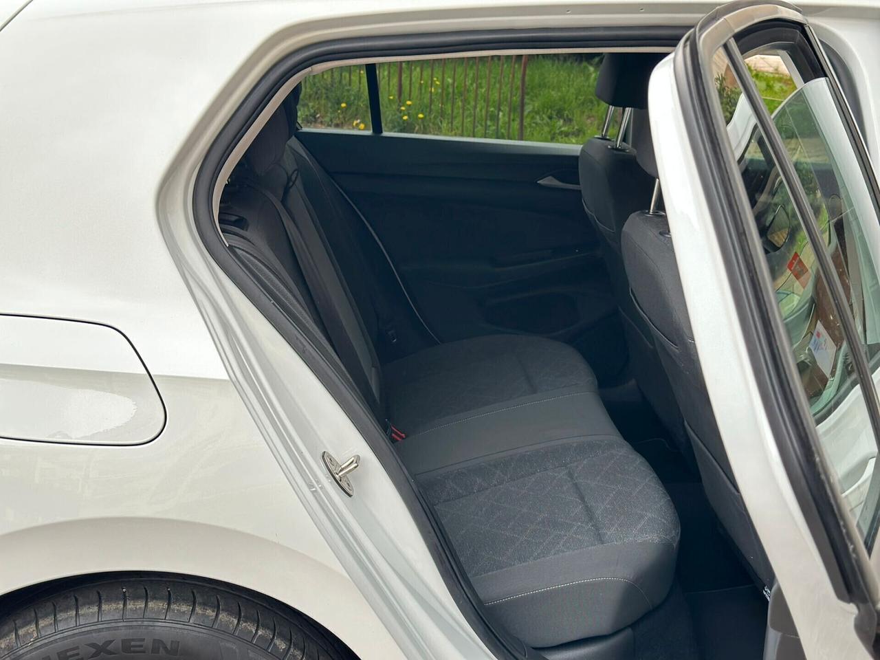 Volkswagen Golf 1.0 eTSI EVO DSG Life