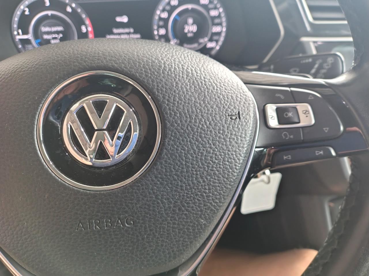 Volkswagen Tiguan 2.0 TDI SCR DSG 4MOTION Business BMT