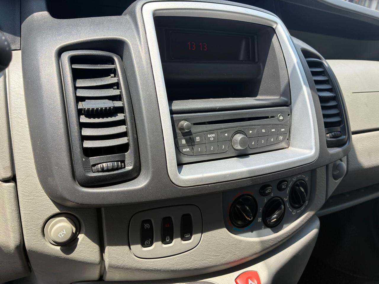 Nissan Primastar 2.0 DCI 115CV 9 POSTI
