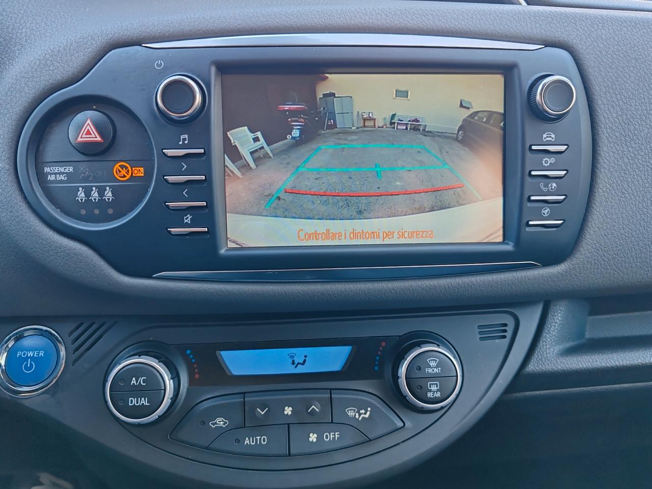 Toyota Yaris 1.5 Hybrid Business