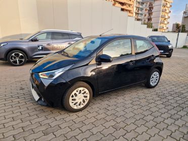 Toyota Aygo Connect 1.0 VVT-i 72 CV 5p x-play