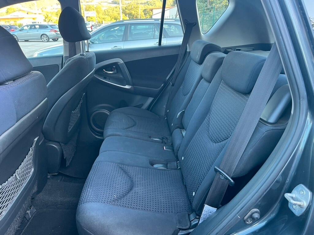 Toyota RAV 4 RAV4 2.2 D-4D 177 CV Sol Plus