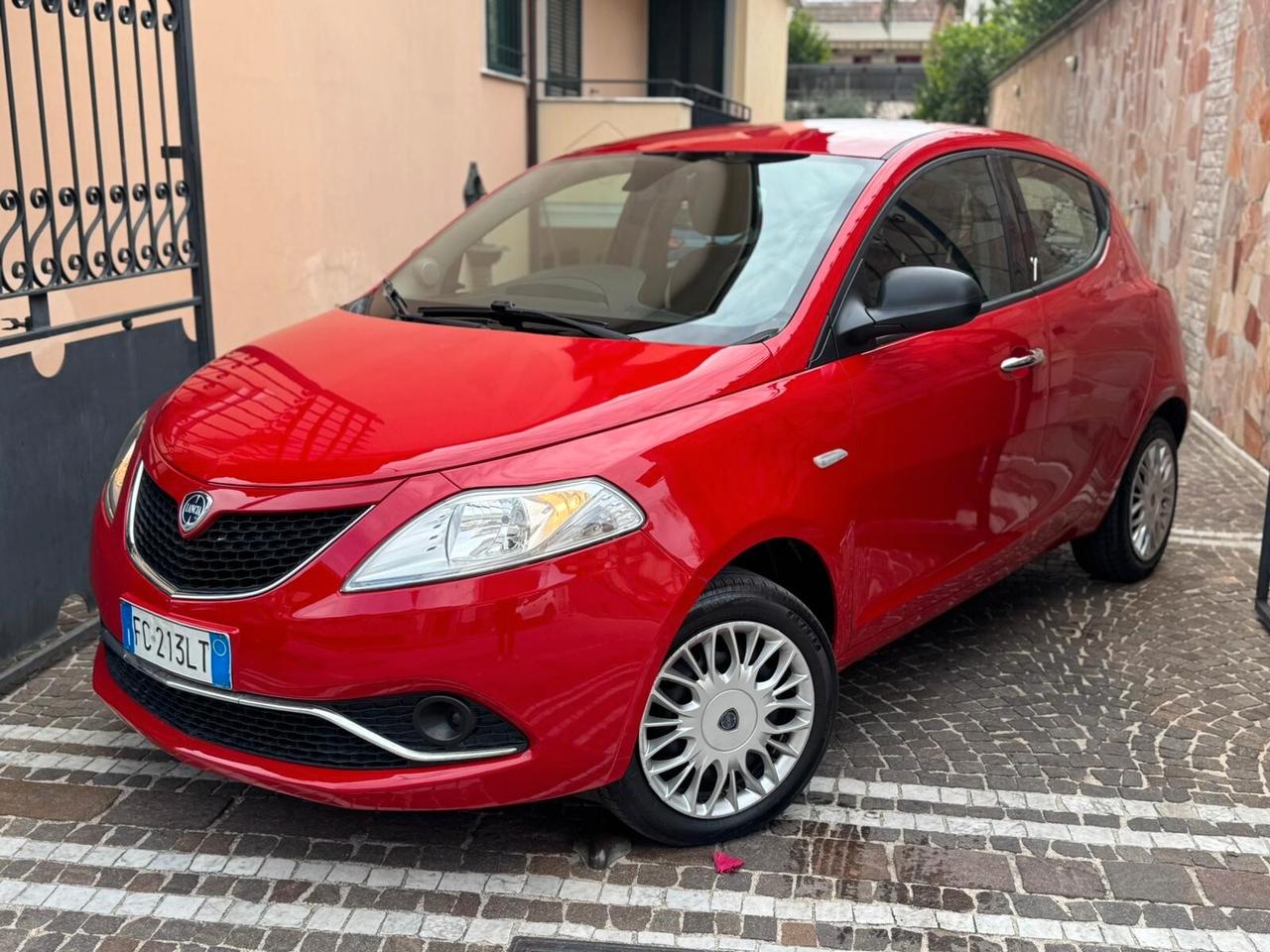 Lancia Ypsilon 1.2 69 CV 5 porte Platinum