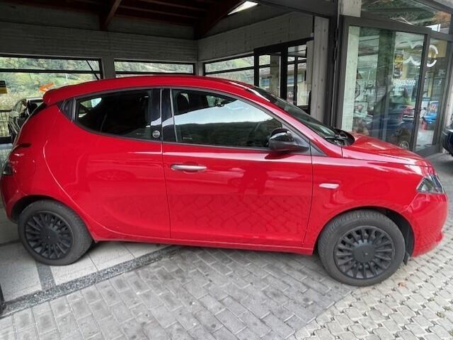 Lancia Ypsilon 1.0 FireFly 5 porte S&S Hybrid Ecochic Gold