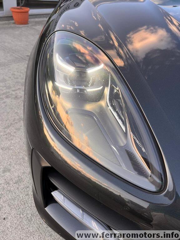 Porsche Macan 3.0 S tetto iva esposta