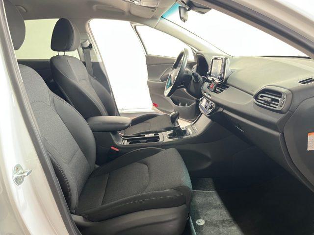 HYUNDAI i30 1.6 CRDi hybrid 39.000km
