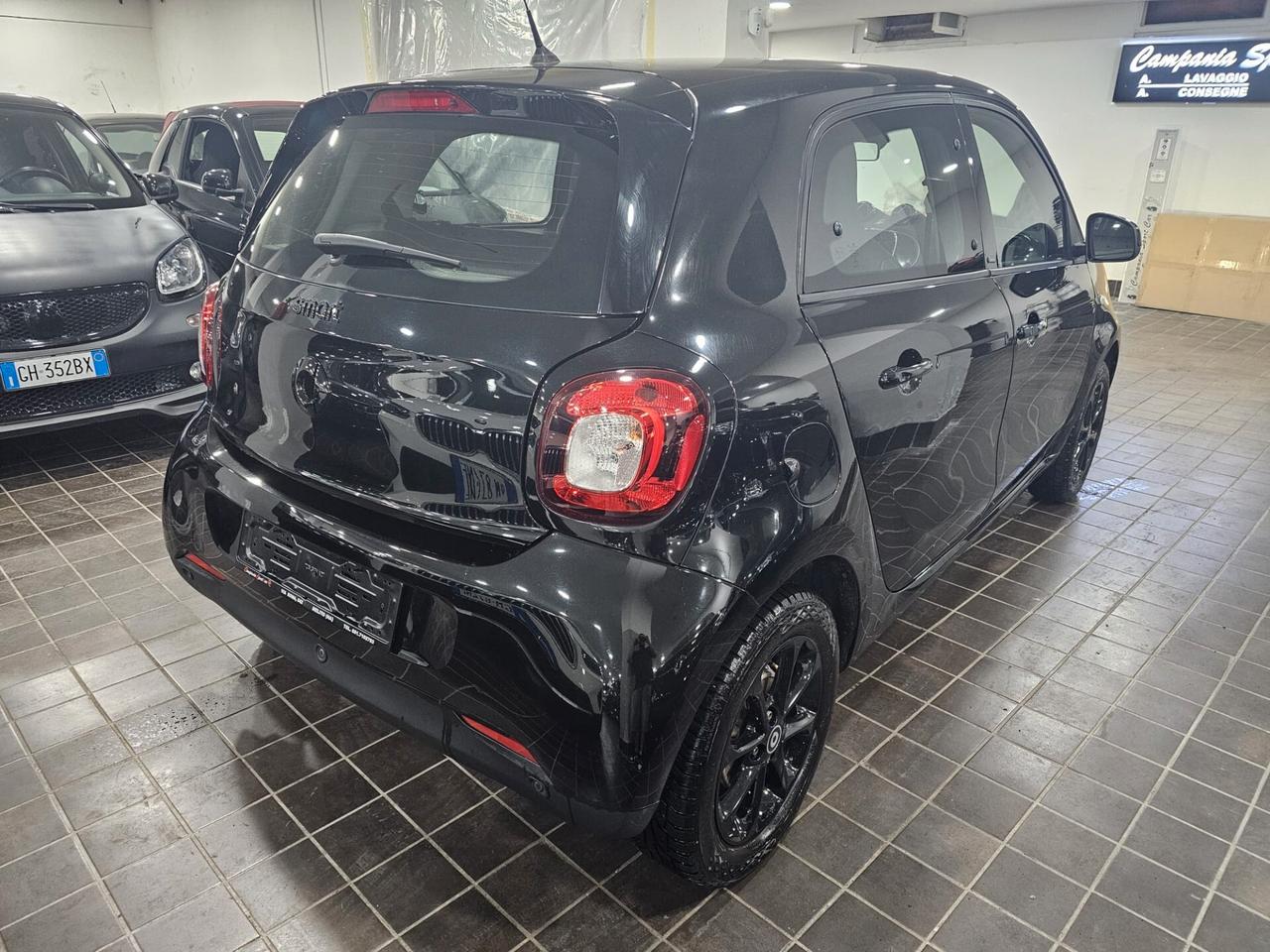 NUOVA SMART FORFOUR IDENTITY BLACK EDITION PASSION 0.9 BENZ 90CV TWINAMIC