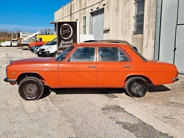 MERCEDES W115 \8 200D - RESTAURO DA ULTIMARE