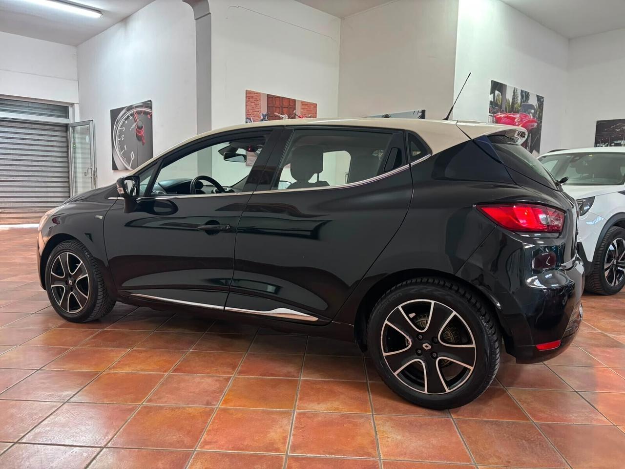 RENAULT CLIO 2016 BI-COLORE AUTOMATICA 1.5 DIESEL