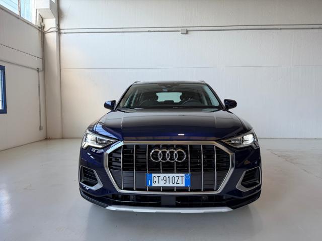 AUDI Q3 35 TDI S tronic Identity Black