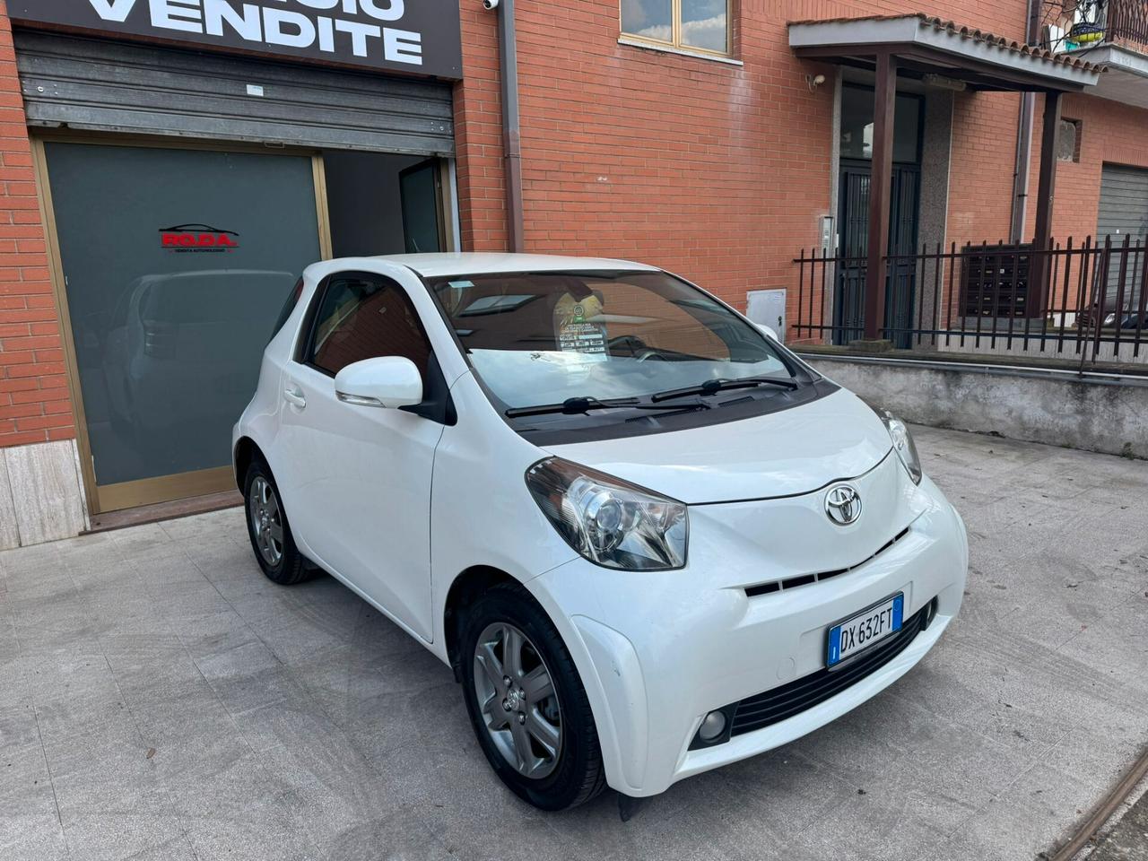 Toyota iQ 1.0 Sol