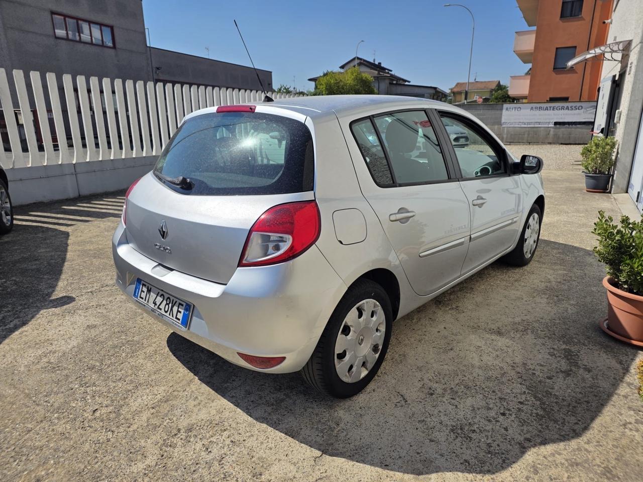 Renault Nuova Clio 1.2 16V 5 p. Euro 5 Neopatentati