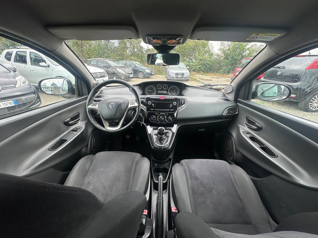 Lancia Ypsilon 1.2 69 CV 5 porte GPL OK NEOPATENTATI