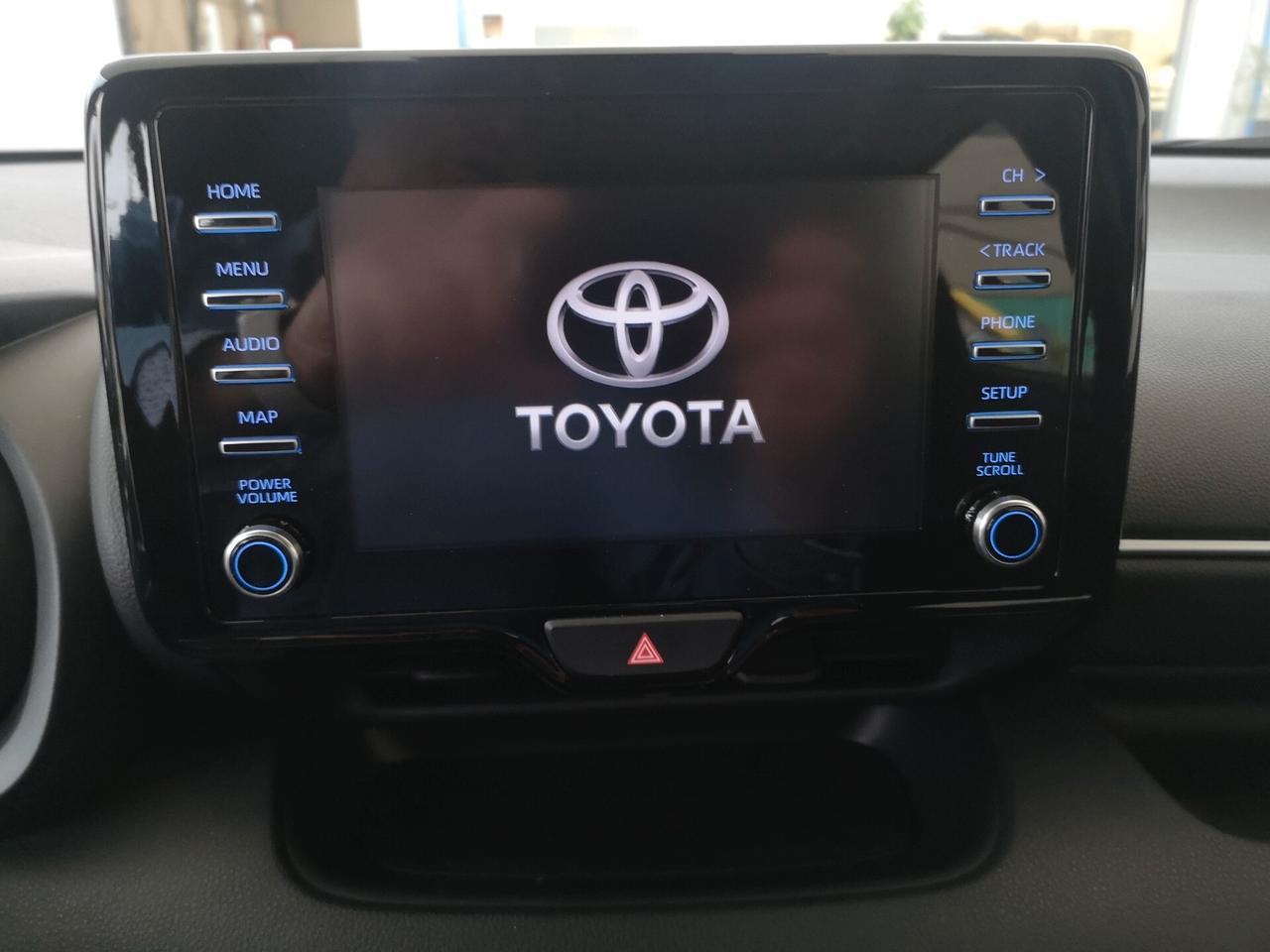 Toyota Yaris 1.0 5 porte Trend SOLO 8200 KM praticamente nuova!