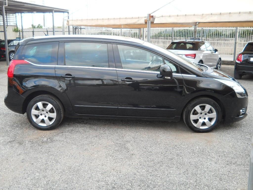 Peugeot 5008 1.6 HDi 115CV Allure