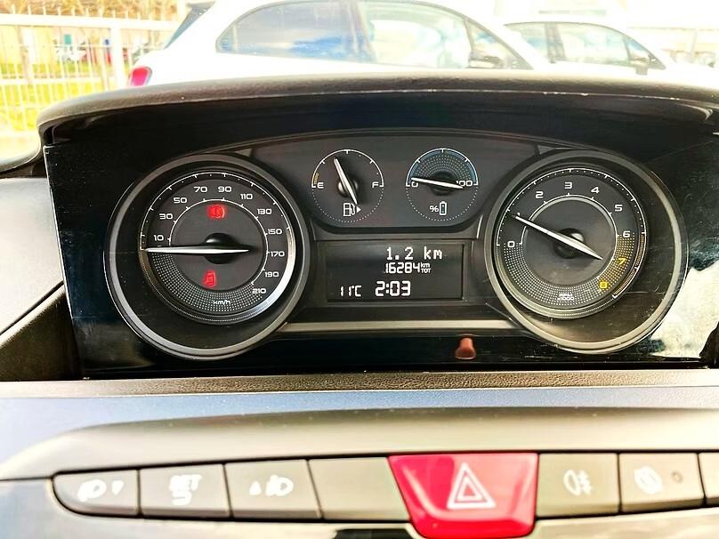 Lancia Ypsilon 1.0 FireFly 5 porte S&S Hybrid Platino