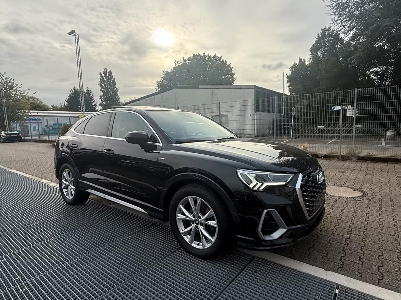 Audi Q3 Sportback 35 2.0 tdi S line edition s-tronic