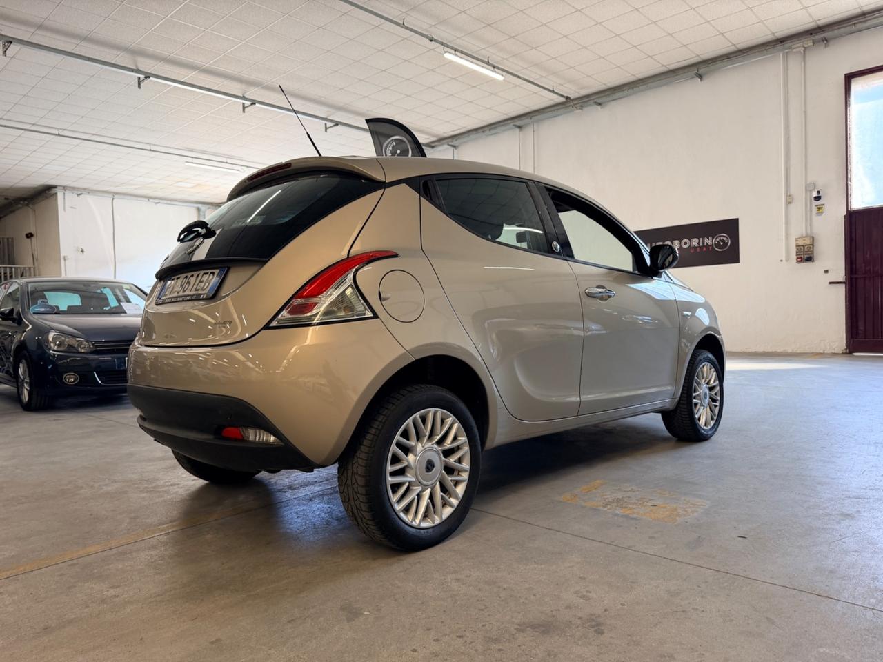 Lancia Ypsilon 0.9 TwinAir 85 CV 5 porte Metano Ecochic Gold