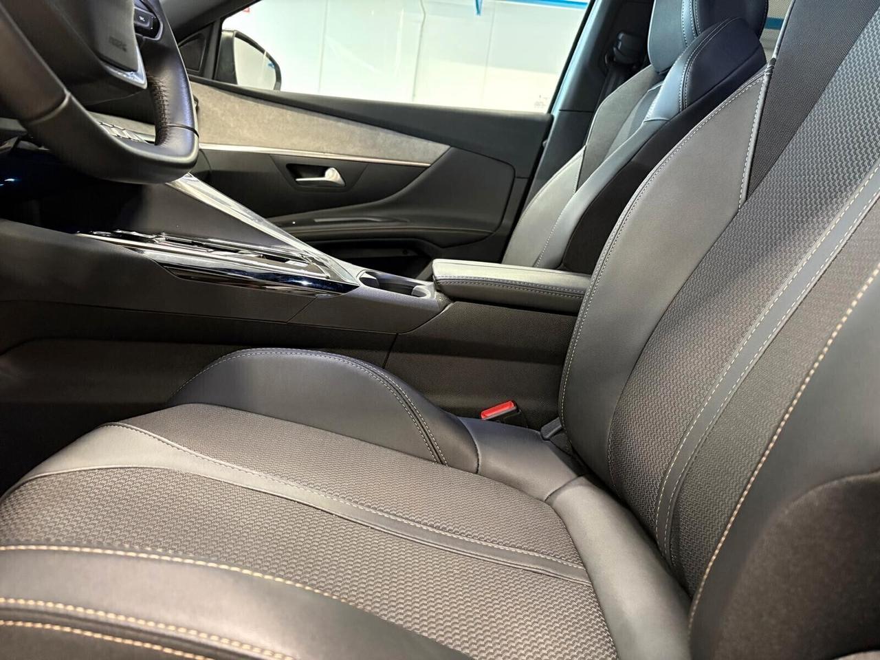 Peugeot 5008 ALLURE PACK BlueHDi 130 EAT8 7 p. SPOTICAR