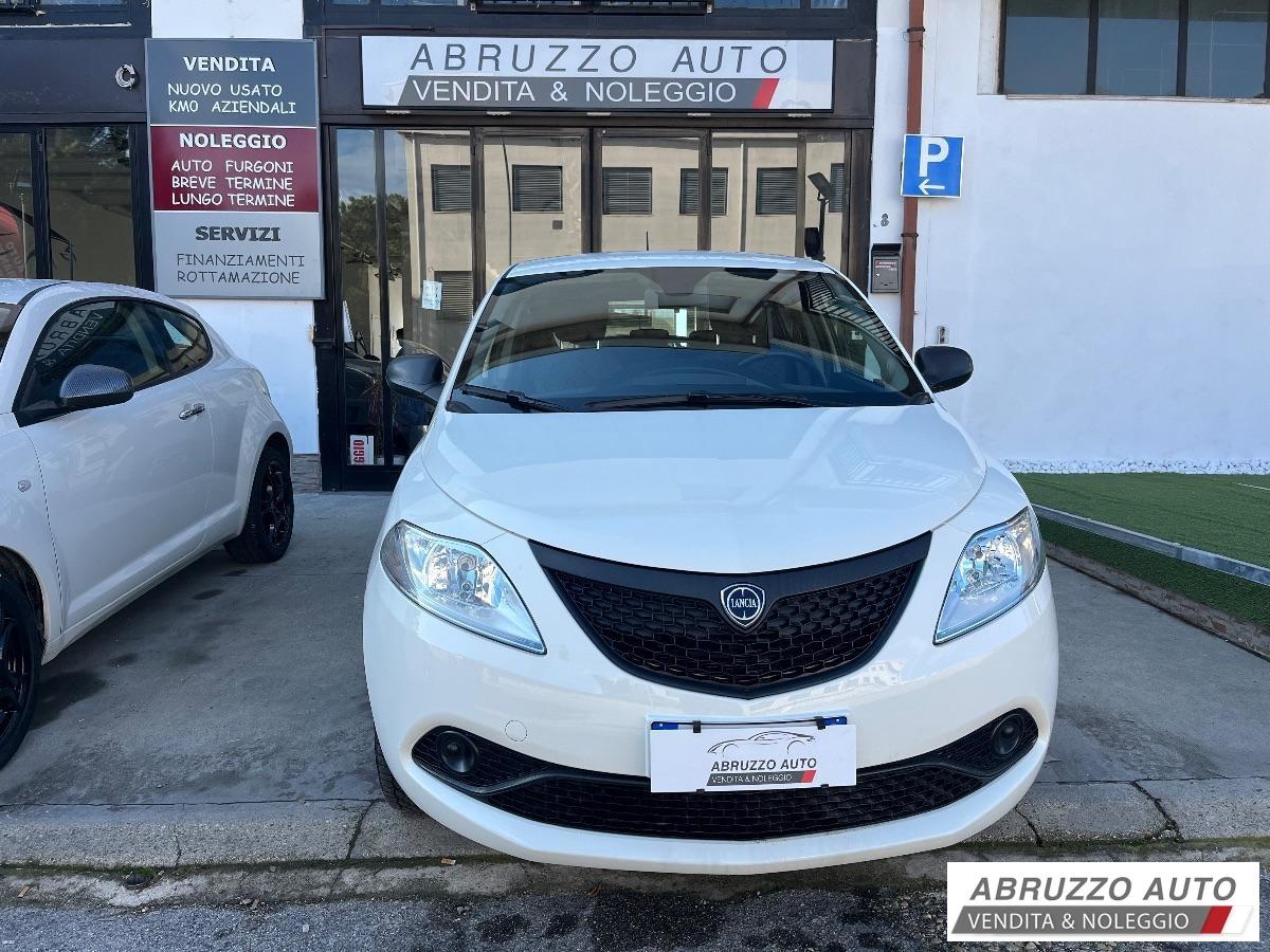 LANCIA Ypsilon 1.0 5p Hybrid Silver 16.000 KM